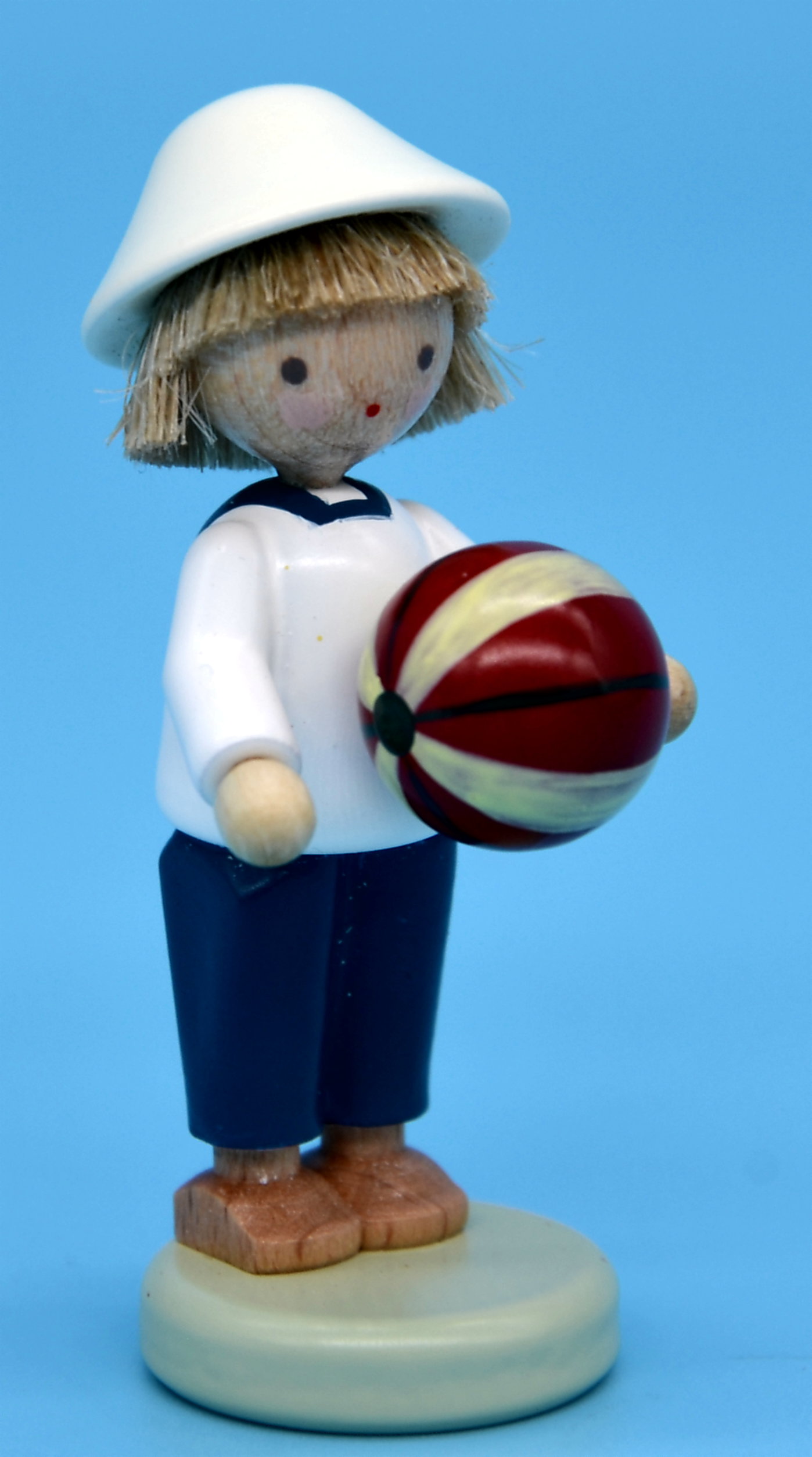 Junge mit Ball