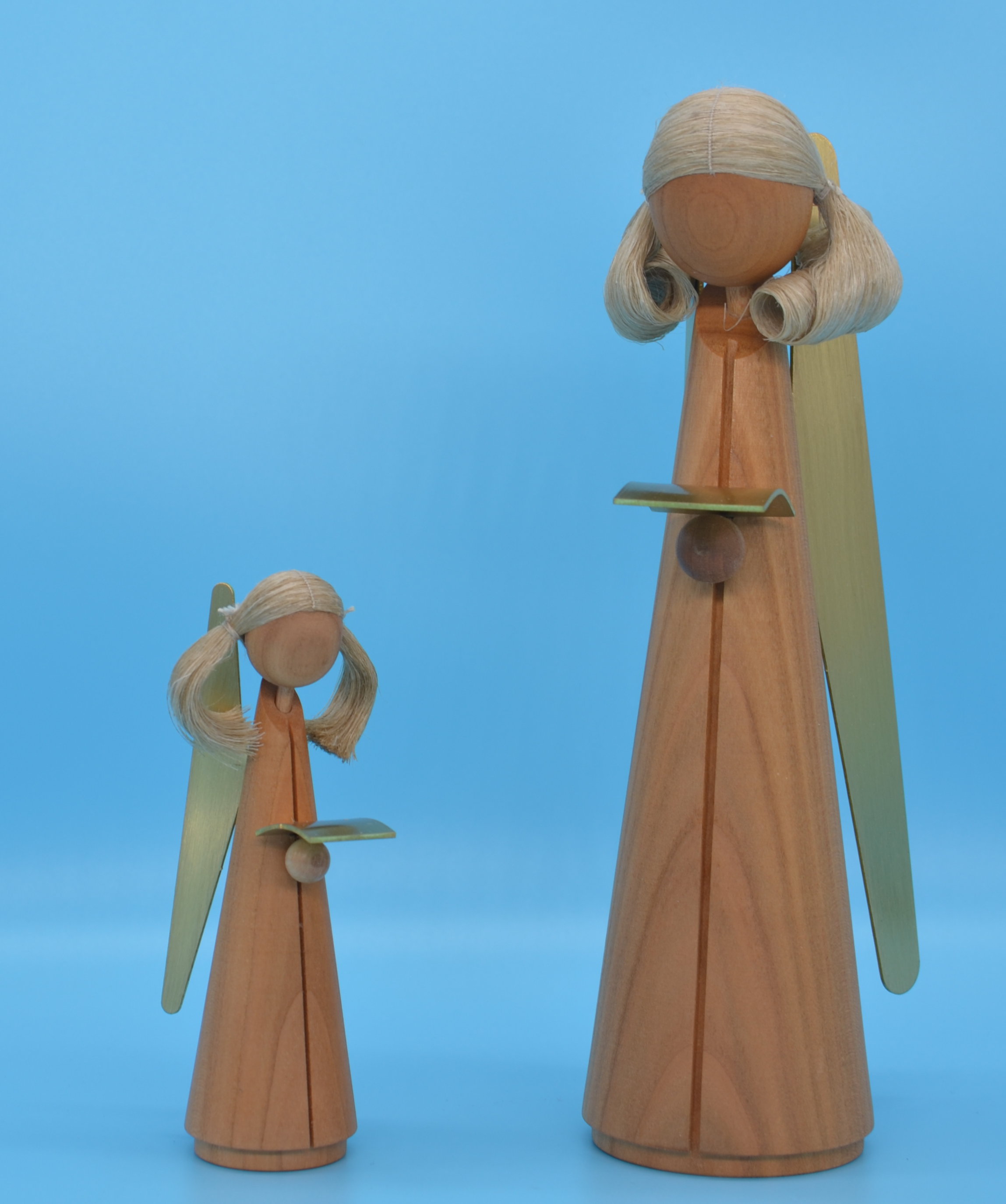 Kirschbaumengel, Messingflügel, 19 cm hoch
