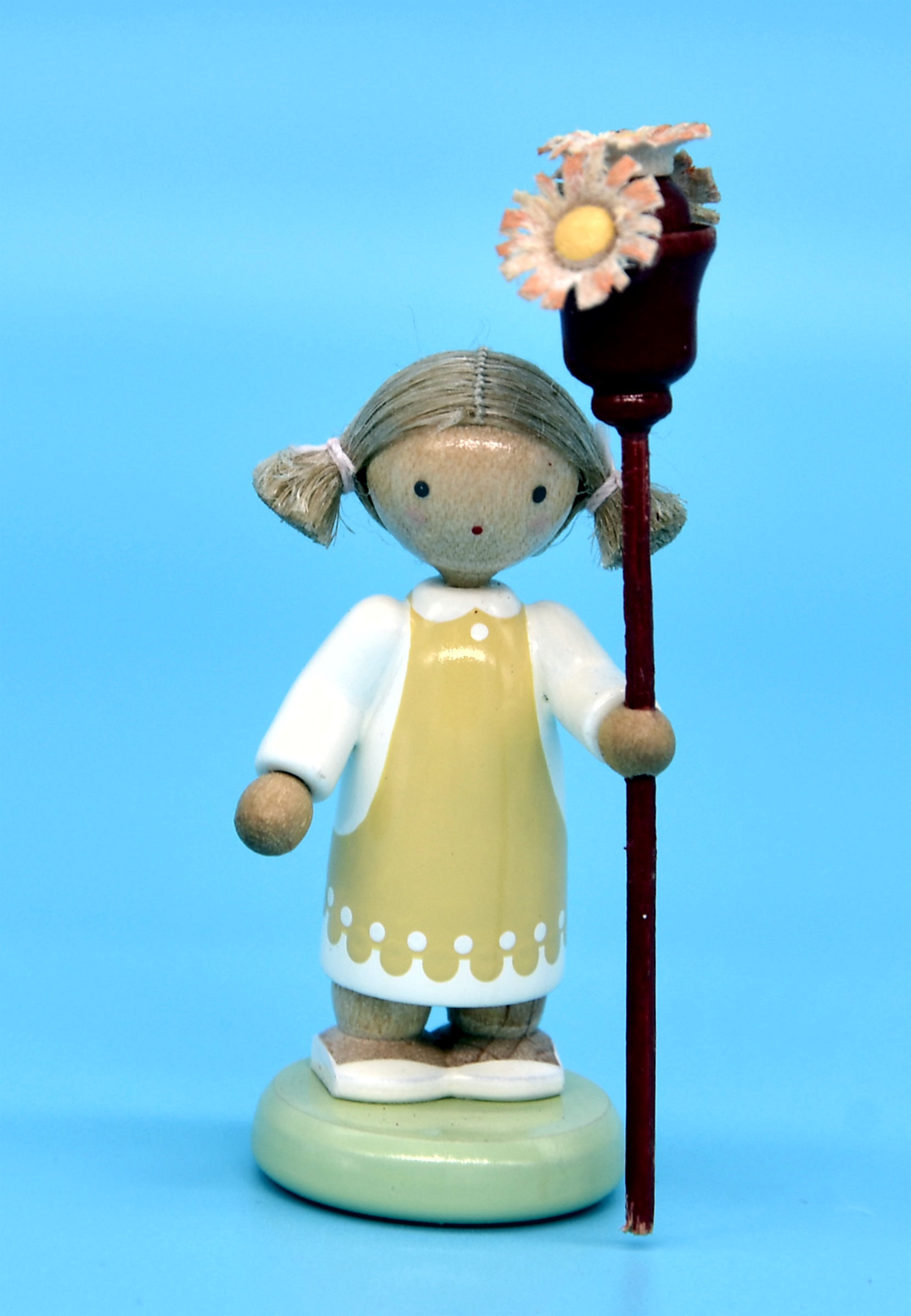 Mädchen mit Blütenzepter