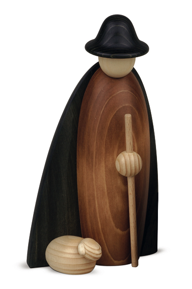 Schäfer mit Schaf im Mantel
