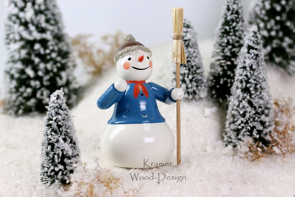 Schneemann mit Besen