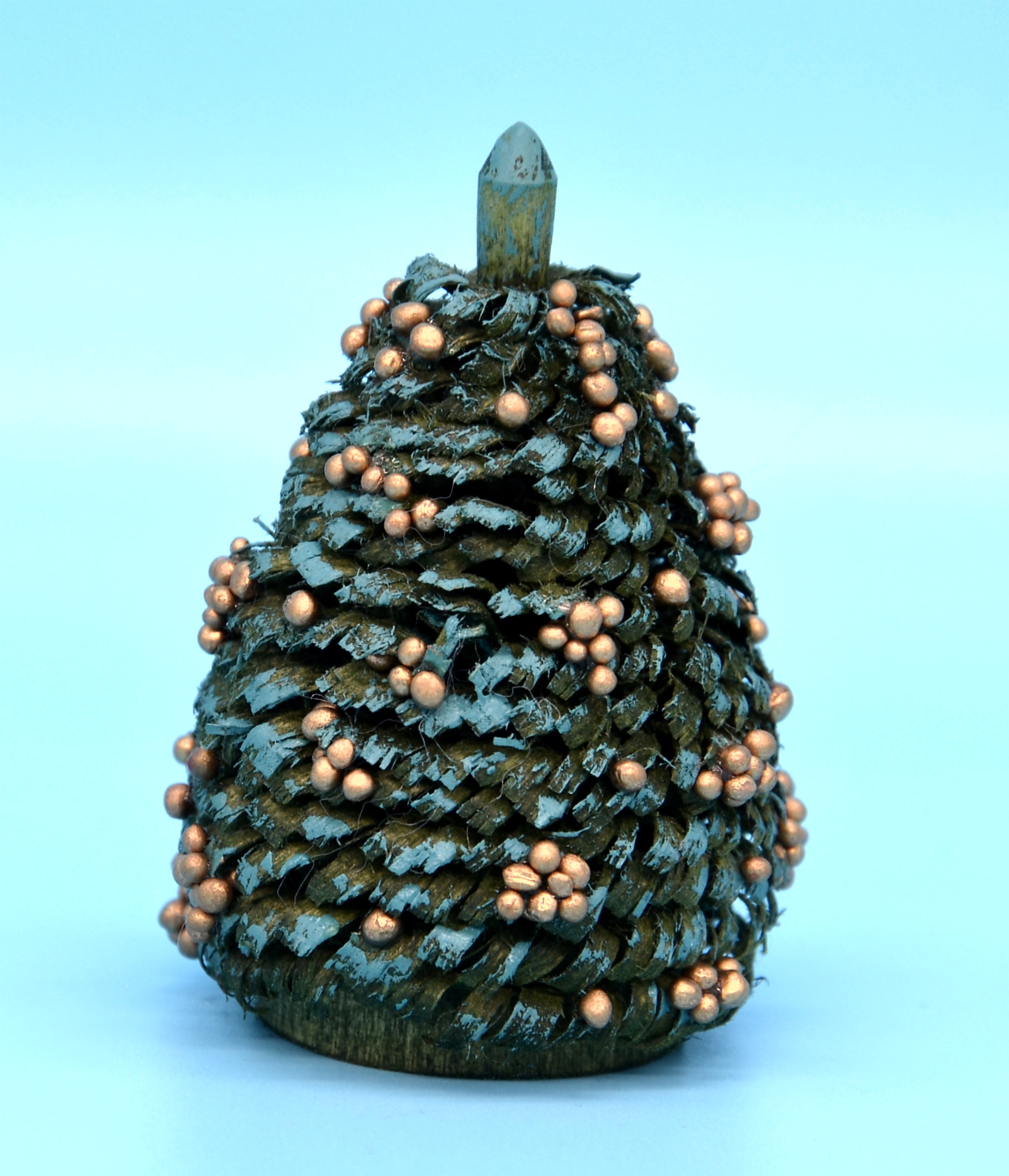 Weihnachtsbaum mit goldenen Kugeln, 6 cm